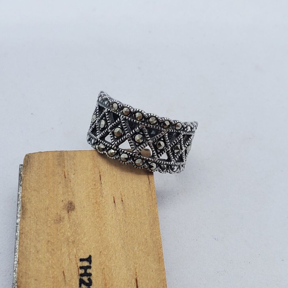 Size 7.5 Sterling Silver Marcasite Ring 925